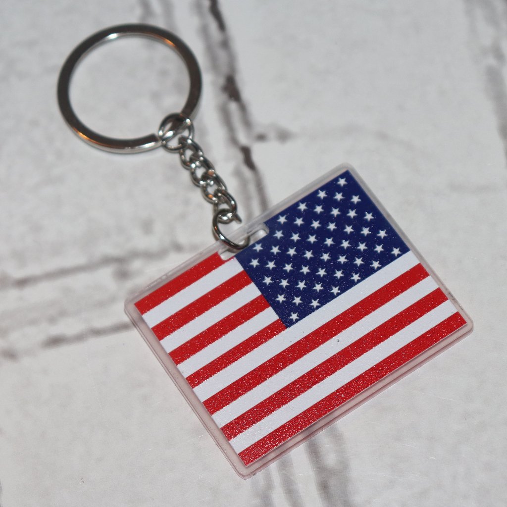 Vintage American Flag Plastic Keychain (2" Wide)